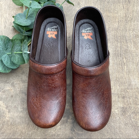 Dansko Pro Xp Floral Tooled Brown Leather Clogs 41 - Picture 2 of 10